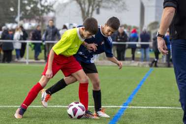 Imágenes del encuentro Mendialdea II 5-2 Lizarra Ik de la cuarta jornada del XL Torneo Interescolar.