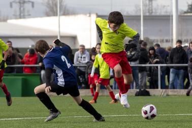 Imágenes del encuentro Mendialdea II 5-2 Lizarra Ik de la cuarta jornada del XL Torneo Interescolar.