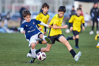 Imágenes del encuentro Mendillorri 1-7 Hermanas Uriz Pi de la cuarta jornada del XL Torneo Interescolar.