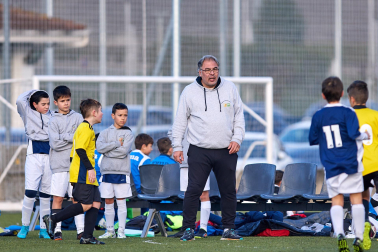 Imágenes del encuentro Mendillorri 1-7 Hermanas Uriz Pi de la cuarta jornada del XL Torneo Interescolar.