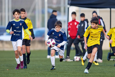 Imágenes del encuentro Mendillorri 1-7 Hermanas Uriz Pi de la cuarta jornada del XL Torneo Interescolar.