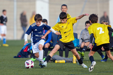 Imágenes del encuentro Mendillorri 1-7 Hermanas Uriz Pi de la cuarta jornada del XL Torneo Interescolar.