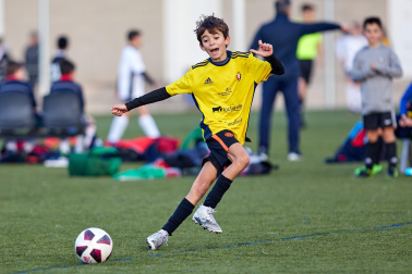 Imágenes del encuentro Mendillorri 1-7 Hermanas Uriz Pi de la cuarta jornada del XL Torneo Interescolar.