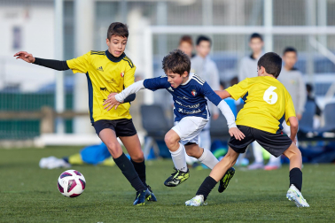 Imágenes del encuentro Mendillorri 1-7 Hermanas Uriz Pi de la cuarta jornada del XL Torneo Interescolar.
