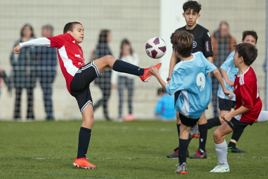 Imágenes del encuentro Paz de Ziganda 0-3 San Miguel (Noain) de la cuarta jornada del XL Torneo Interescolar.