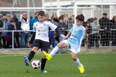 Imágenes del encuentro Principe Viana 3-1 Santo Tomás de la cuarta jornada del XL Torneo Interescolar.