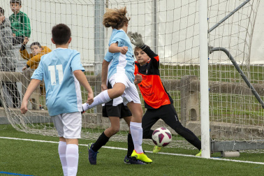Imágenes del encuentro Principe Viana 3-1 Santo Tomás de la cuarta jornada del XL Torneo Interescolar.