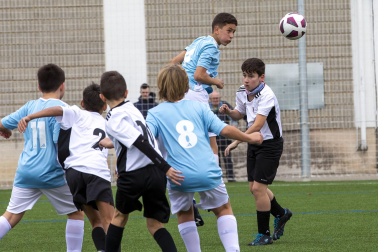 Imágenes del encuentro Principe Viana 3-1 Santo Tomás de la cuarta jornada del XL Torneo Interescolar.