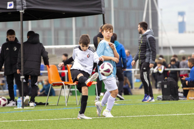 Imágenes del encuentro Principe Viana 3-1 Santo Tomás de la cuarta jornada del XL Torneo Interescolar.