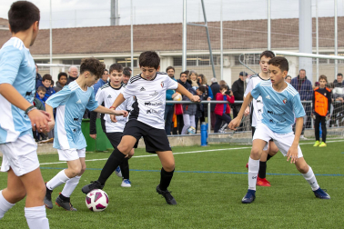 Imágenes del encuentro Principe Viana 3-1 Santo Tomás de la cuarta jornada del XL Torneo Interescolar.