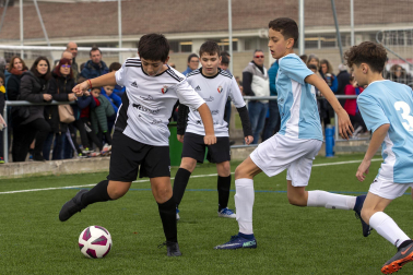 Imágenes del encuentro Principe Viana 3-1 Santo Tomás de la cuarta jornada del XL Torneo Interescolar.