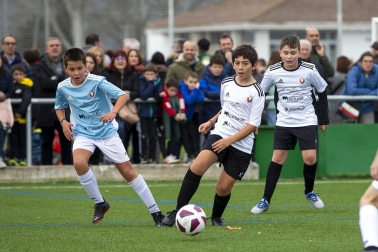 Imágenes del encuentro Principe Viana 3-1 Santo Tomás de la cuarta jornada del XL Torneo Interescolar.