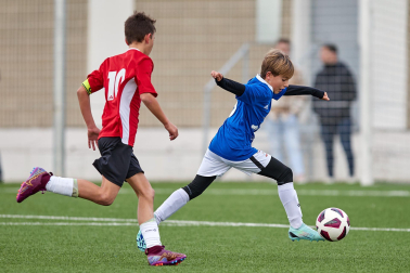 Imágenes del encuentro Juan Bautista Irurzun 1-1 Regina Pacis de la cuarta jornada del XL Torneo Interescolar.