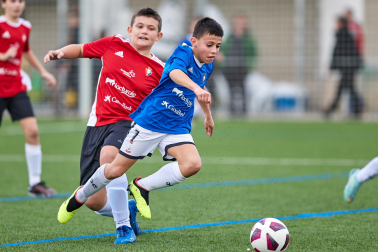 Imágenes del encuentro Juan Bautista Irurzun 1-1 Regina Pacis de la cuarta jornada del XL Torneo Interescolar.