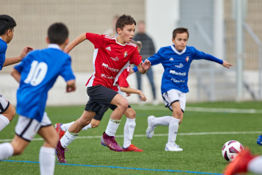 Imágenes del encuentro Juan Bautista Irurzun 1-1 Regina Pacis de la cuarta jornada del XL Torneo Interescolar.