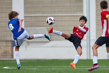 Imágenes del encuentro Juan Bautista Irurzun 1-1 Regina Pacis de la cuarta jornada del XL Torneo Interescolar.