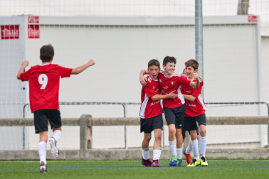 Imágenes del encuentro Juan Bautista Irurzun 1-1 Regina Pacis de la cuarta jornada del XL Torneo Interescolar.