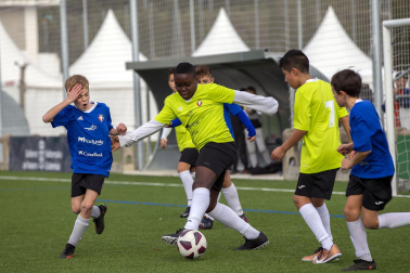 Imágenes del encuentro Virgen Blanca 1-0 Hilarión Eslava de la cuarta jornada del XL Torneo Interescolar.