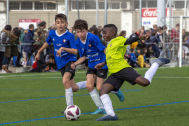 Imágenes del encuentro Virgen Blanca 1-0 Hilarión Eslava de la cuarta jornada del XL Torneo Interescolar.