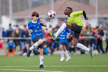Imágenes del encuentro Virgen Blanca 1-0 Hilarión Eslava de la cuarta jornada del XL Torneo Interescolar.