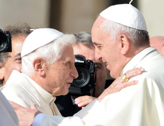 Foto cedida por el periodista, escritor y biógrafo del Papa Benedicto XVI, Peter Seewald, durante uno de sus encuentros.
