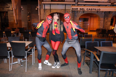 Fotos de los disfraces de la Nochevieja 2022 en Pamplona.