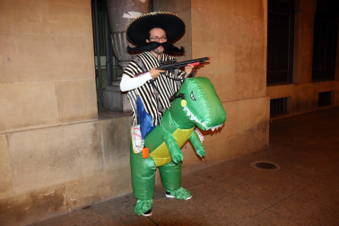Fotos de los disfraces de la Nochevieja 2022 en Pamplona.