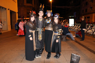 Fotos de los disfraces de la Nochevieja 2022 en Pamplona.