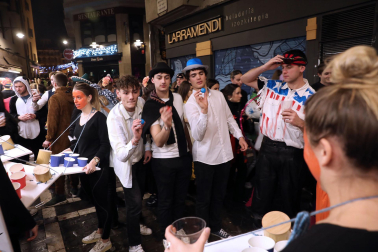 Fotos de los disfraces de la Nochevieja 2022 en Pamplona