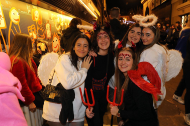 Fotos de los disfraces de la Nochevieja 2022 en Pamplona