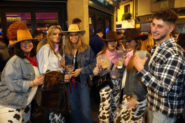 Fotos de los disfraces de la Nochevieja 2022 en Pamplona