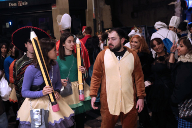 Fotos de los disfraces de la Nochevieja 2022 en Pamplona
