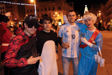 Fotos de los disfraces de la Nochevieja 2022 en Pamplona