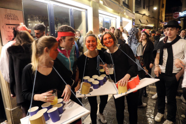 Fotos de los disfraces de la Nochevieja 2022 en Pamplona