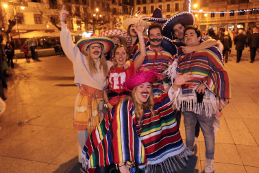 Fotos de los disfraces de la Nochevieja 2022 en Pamplona
