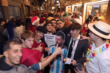 Fotos de los disfraces de la Nochevieja 2022 en Pamplona