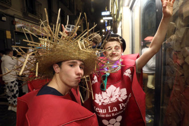 Fotos de los disfraces de la Nochevieja 2022 en Pamplona