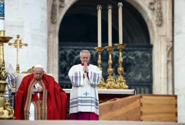 El funeral de Benedicto XVI, en imágenes