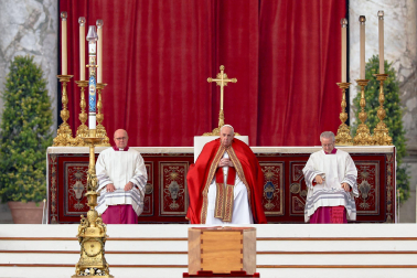 El funeral de Benedicto XVI, en imágenes
