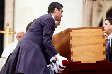 El funeral de Benedicto XVI, en imágenes
