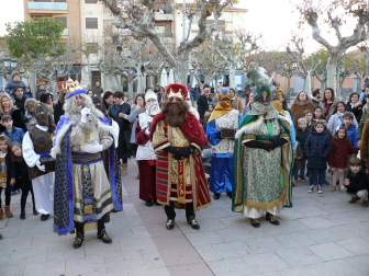 Los eyes Magos entran en Pamplona y acuden al Ayuntamiento a saludar al alcalde y a los niños pamploneses.