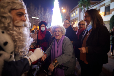 Visita de Melchor, Gaspar y Baltasar a los abuelos en la Casa de la Misericordia.