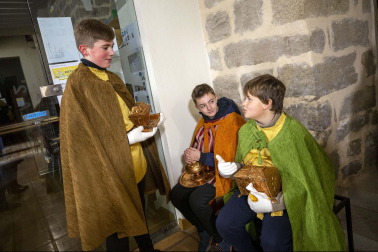 Fotos del Misterio de los Reyes Magos en Sangüesa.