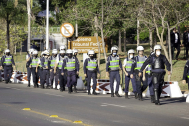 Fotos del asalto de simpatizantes de Bolsonaro al Congreso, el Tribunal Supremo y el palacio presidencial de Brasil.