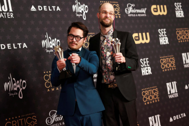 Entrega y alfombra roja de los Critics Choice Awards