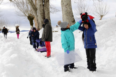 Fotos del ambiente en la nieve en Roncesvalles.