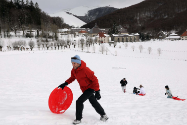 Fotos del ambiente en la nieve en Roncesvalles.