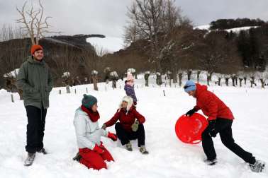 Fotos del ambiente en la nieve en Roncesvalles.