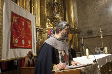 Fotos de la coronación de la reina de la Faba en Puente la Reina. /