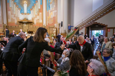 Fotos del concierto de la Pamplonesa y Voces de Oro en la Casa de la Misericordia de Pamplona.